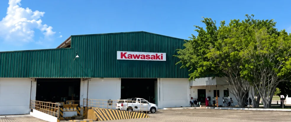 Galpão industrial Kawasaki com pátio de manobra